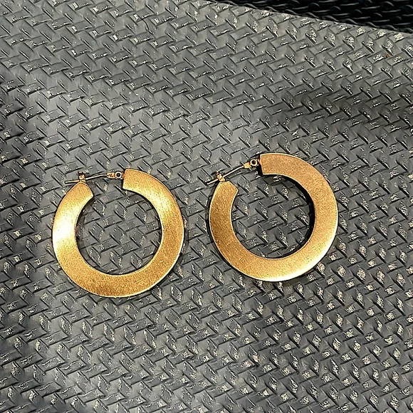 ✨ EUC Brushed Gold Toned Medium Hoops ✨ - Picture 2 of 2